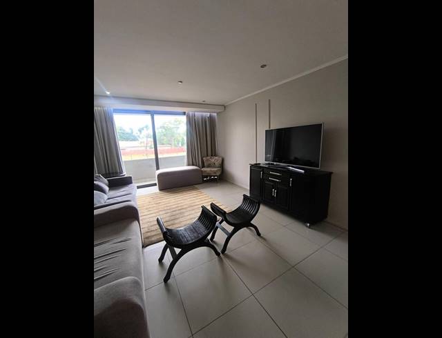 2 BEDROOM PROPERTY TO RENT IN MENLO PARK